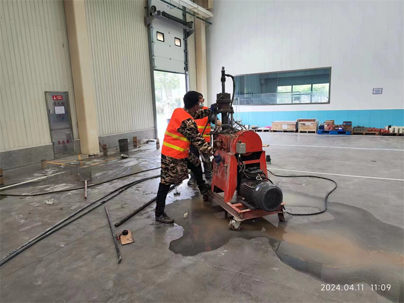 横沥镇厂房地面下沉塌陷注浆加固施工